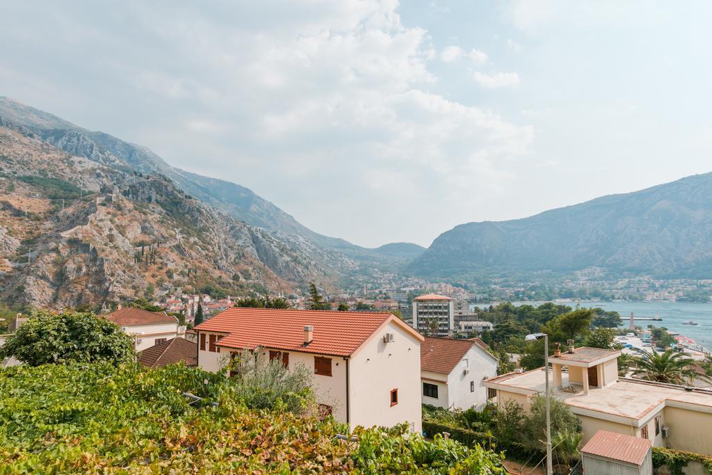 Apartments Los Olivos Kotor Exterior photo